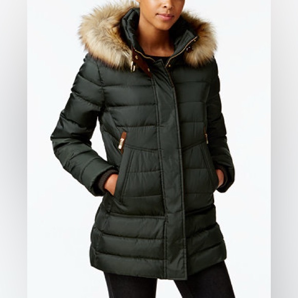 Vince Camuto Jackets & Blazers - Vince Camuto Women's Green Down Filled Parka with Faux Fur Trim Hood medium